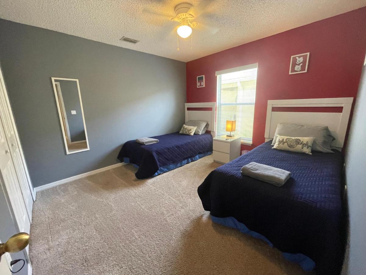 3 Bedroom Villa With Poolside Cinema And Games Room Close To Theme Parks Sleeps 6 Plus 2 Orlando Eksteriør billede